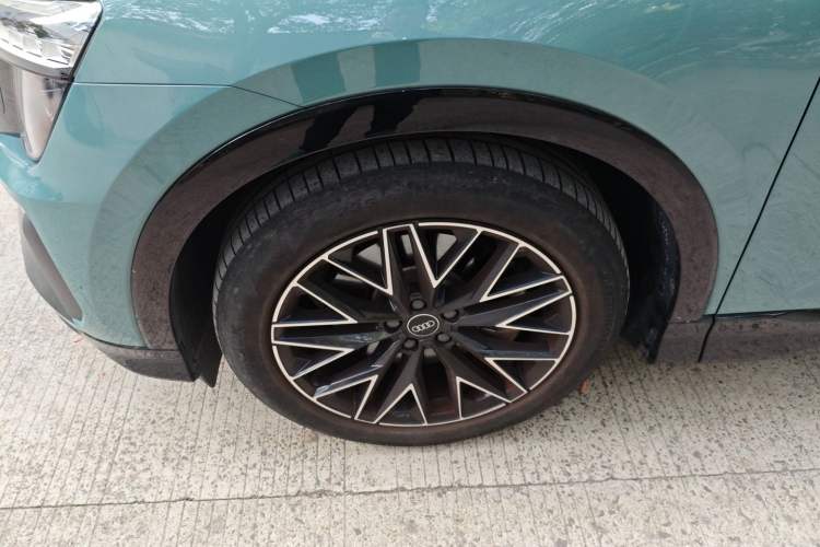 Used Audi Q5 e-tron 2022 40 e-tron Starlight Edition Mech Kit
