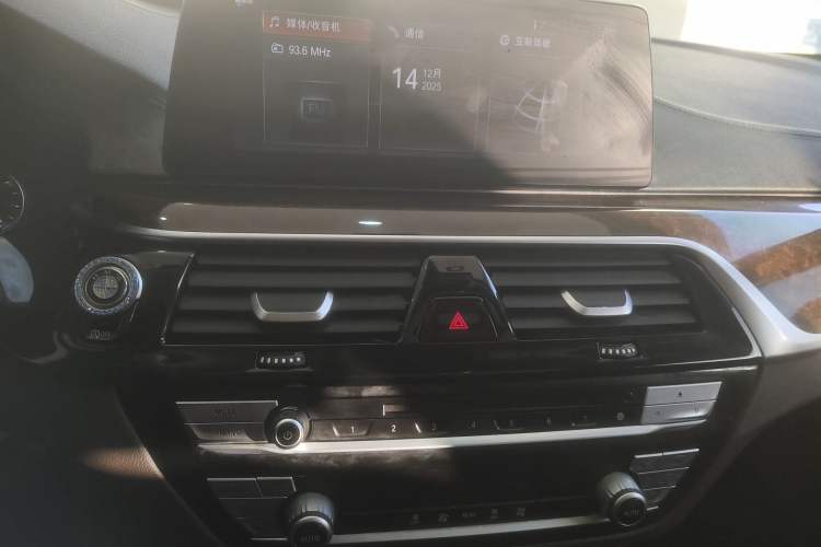 Used BMW 5 Series 2018 525Li Luxury Package