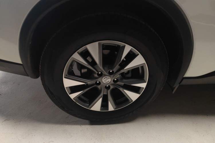 Used Nissan Murano 2019 2.5L XL Two-Wheel Drive Smart Connect Luxury Edition China VI Standard
