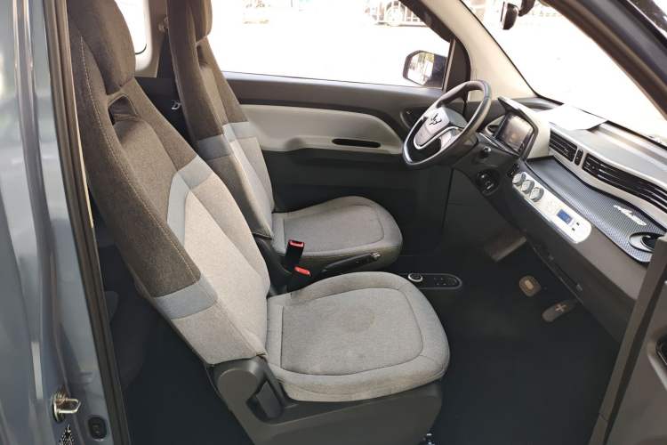 Used Wuling Hongguang MINIEV 2021 Macaron Fashion Model Lithium Iron Phosphate
