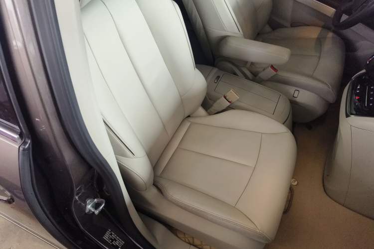 Used Buick GL8 2021 Land Cruiser Executive Class 652T Luxury Model