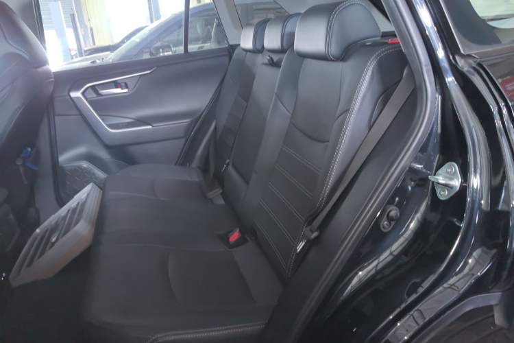 Used Toyota Wildlander 2023 Dual-Motor 2.5L E-CVT Four-Wheel Drive Prestige Edition
