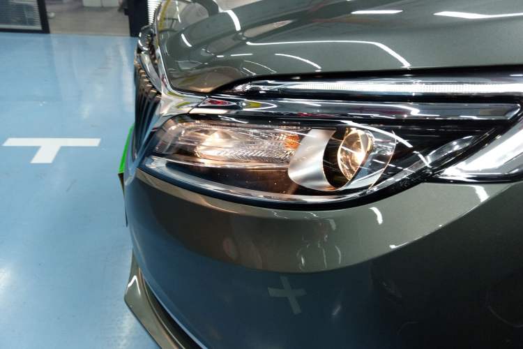 Used Buick GL8 2017 ES 28T Comfort Model China V Standard
