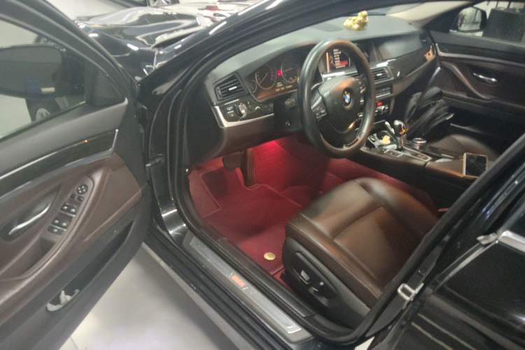 Used BMW 5 Series 2014 525Li Luxury Design Package
