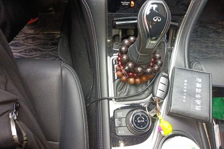 Used Infiniti Q50L 2018 2.0T Enjoyment Version China VI Standard
