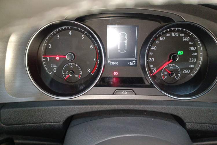 Used Volkswagen Golf 2016 230TSI Automatic Comfort Version
