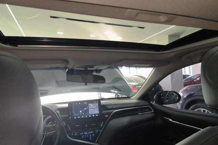 Used Toyota Camry 2023 2.0G Luxury Edition
