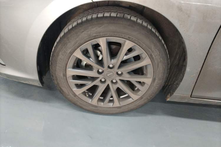 Used Lexus ES 2023 200 Excellence Edition
