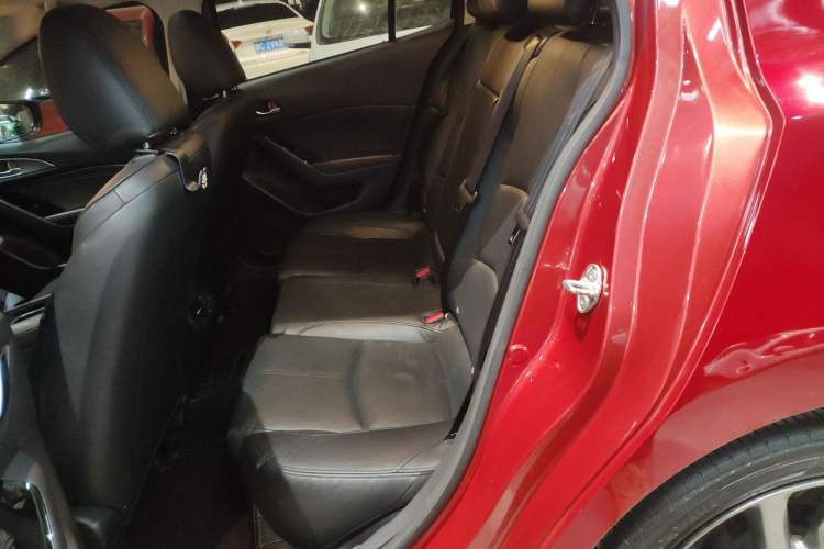 Used Mazda Mazda 3 Axela 2017 Hatchback 2.0L Automatic Sport Model China V Emission Standard
