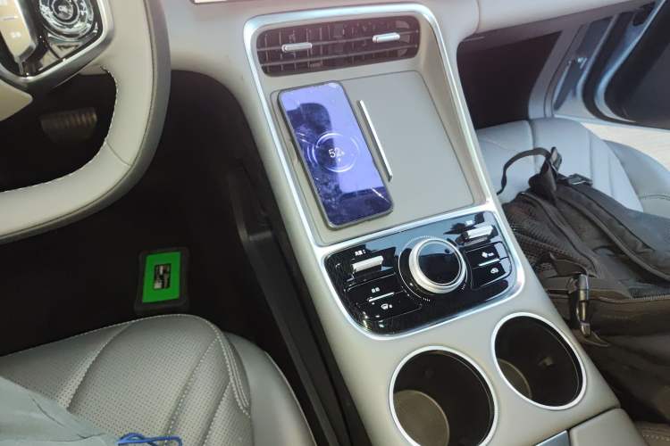 Used  L6 2025 EM-i 140km Starship Edition
