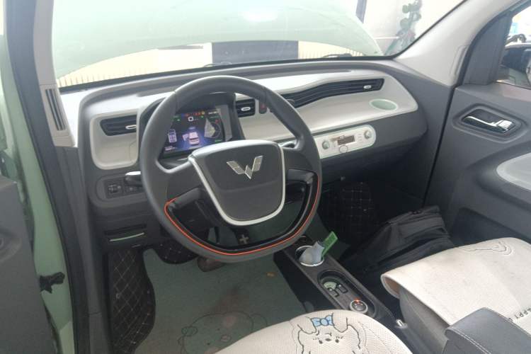 Used Wuling Hongguang MINIEV 2022 Macaron Premium Model – Lithium Ternary Battery