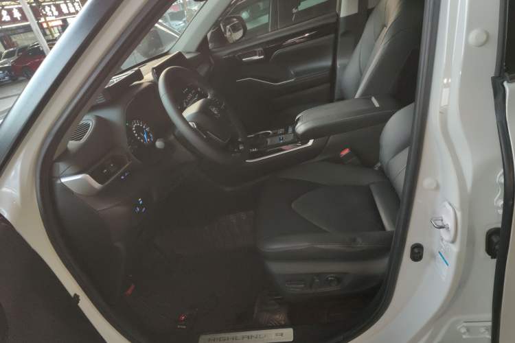 Used Toyota Highlander 2022 Dual-Engine 2.5L Four-Wheel Drive Prestige Version 7 Seats
