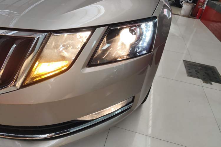 Used Skoda Octavia 2018 TSI230 DSG Luxury Edition
