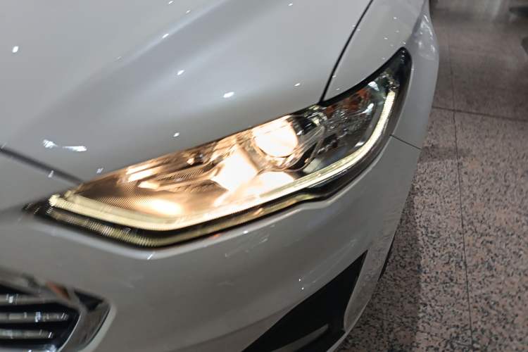 Used Ford Mondeo 2018 EcoBoost 180 Smart Control Fashion Model China V Standard
