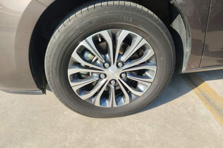 Used Buick GL8 2022 Land Cruiser Executive Class 652T Comfort Model