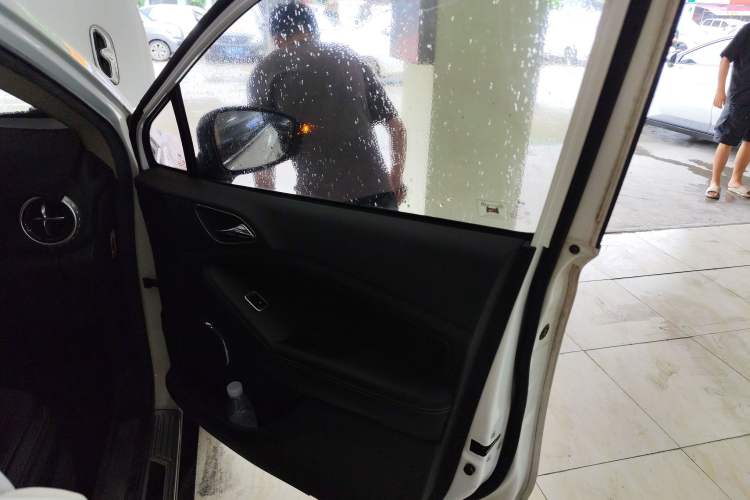 Used BYD Yuan 2017 1.5L Automatic Cool & Stylish Model
