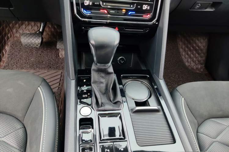 Used Volkswagen Teramont X 2019 330TSI Two-Wheel-Drive Prestige Luxury Edition
