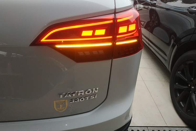 Used Volkswagen Tayron 2019 330TSI Two-Wheel-Drive Luxury Version China V Emission Standard