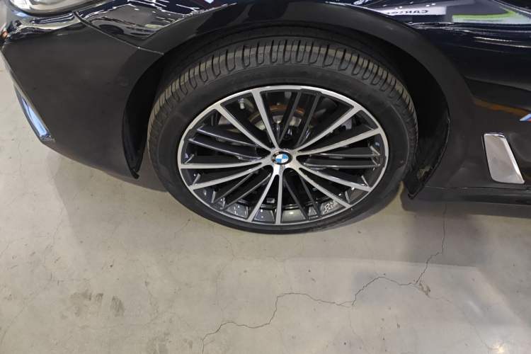 Used BMW 5 Series 2023 530Li Leading Model M Sport Package
