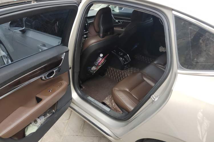 Used Volvo S90 2018 T4 Zhiyuan Edition
