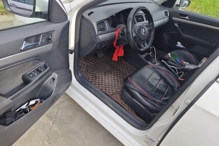 Used Volkswagen Lavida 2015 1.6L Automatic Fashion Edition