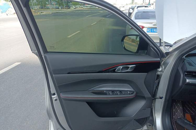 Used Oshan Z6 2022 Blue Whale 1.5T DCT Luxury Model
