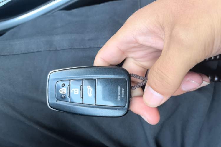 Used Toyota Highlander 2022 Dual-Engine 2.5L Four-Wheel Drive Prestige Version 7 Seats