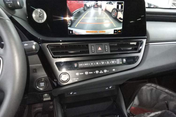 Used Lexus ES 2023 200 Excellence Edition