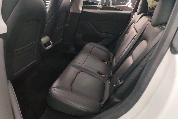 Used Tesla Model Y 2021 Long-Range All-Wheel-Drive Version 3D7
