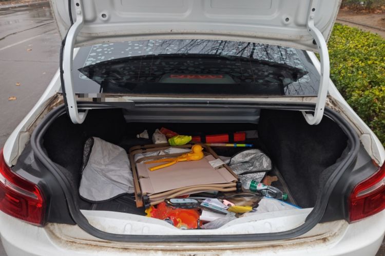 Used Citroen Elysee 2018 Revised Version 1.6L Manual Fashion Edition
