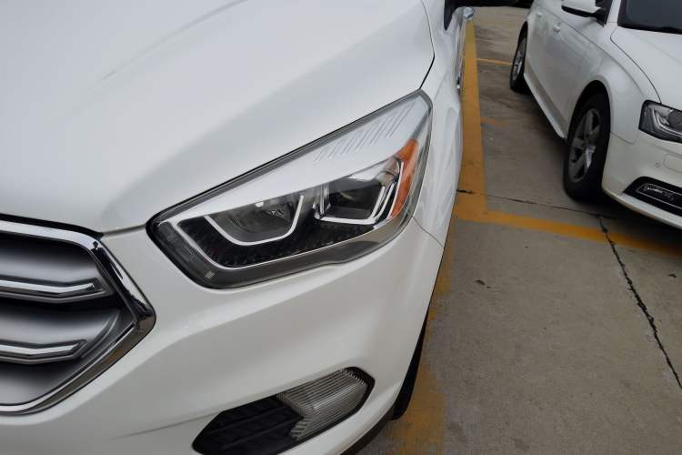 Used Ford Kuga 2017 EcoBoost 180 Two-Wheel-Drive Tiger Leap Model
