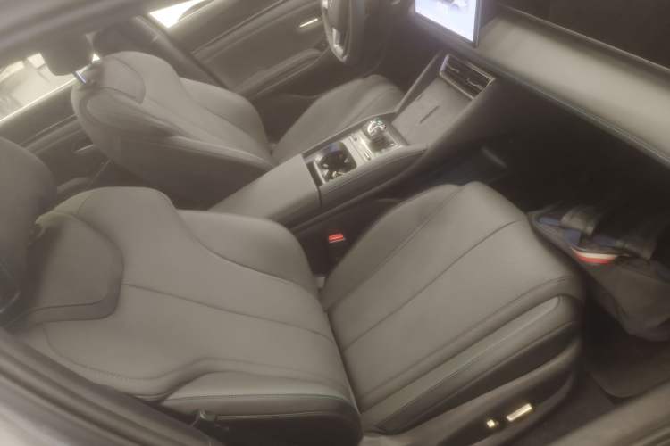 Used BYD Qin L 2025 DM-i Smart Drive 120KM Superior Model
