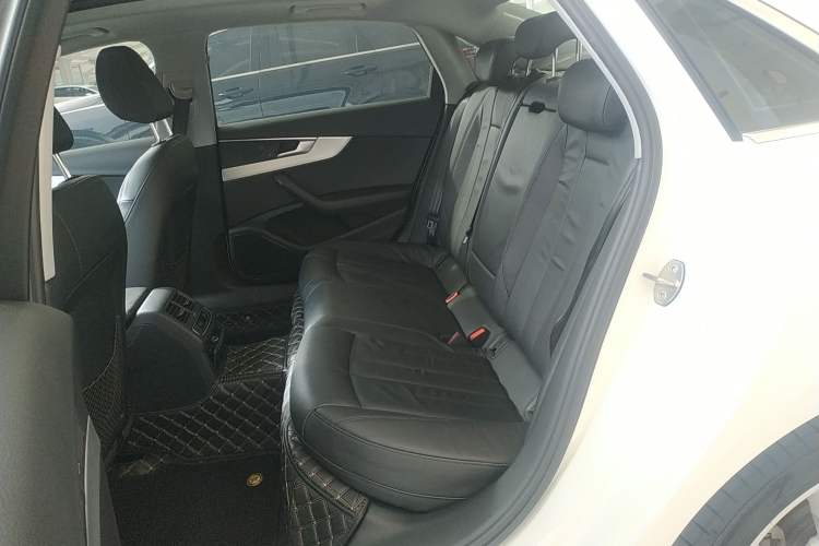 Used Audi A4L 2019 40 TFSI Fashion Edition China VI Emission Standard
