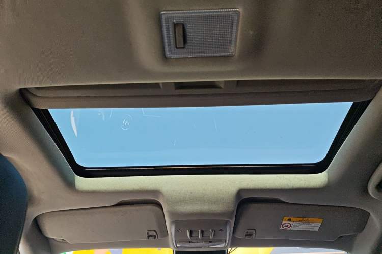 Used Buick Encore 2015 1.4T Automatic Two-Wheel Drive Urban Elite Version
