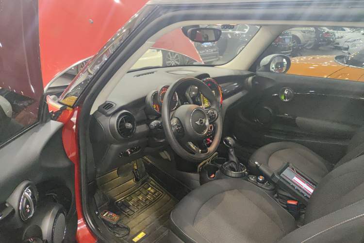 Used  MINI 2014 1.5T COOPER Fun
