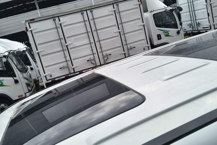 Used SAIC MAXUS G10 2016 2.0T Automatic Luxury Executive Edition