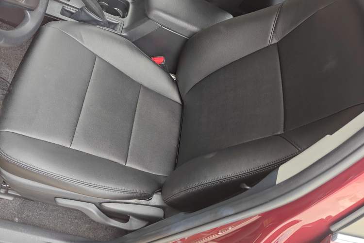 Used Toyota RAV4 2016 2.0L CVT Two-Wheel Drive Fashion Edition China V Standard
