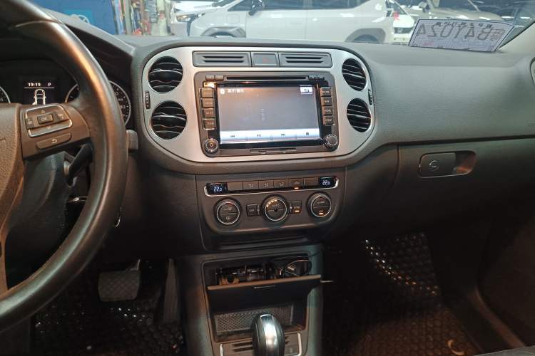 Used Volkswagen Tiguan 2015 1.8TSI Automatic Two-Wheel Drive Comfort Edition
