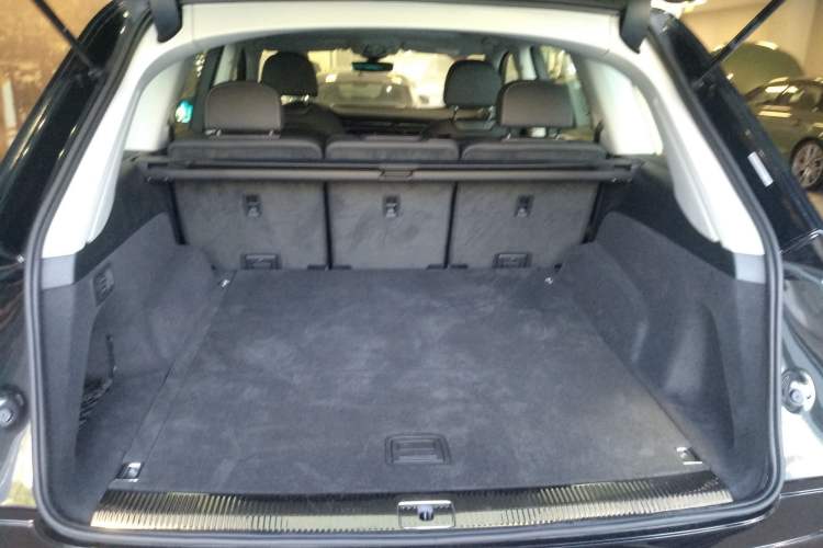 Used Audi Q7 2024 45 TFSI quattro S line Black Warrior Edition