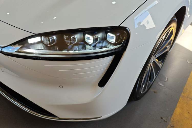 Used Hima Luxeed S7 2024 Pro Model
