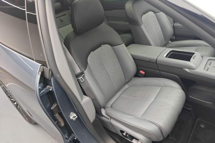 Used Zeekr 7X 2025 75 kWh Rear-Wheel Drive Intelligent Driving Version
