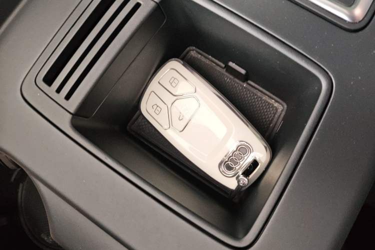 Used Audi A4L 2022 40 TFSI Fashion Dynamic Model
