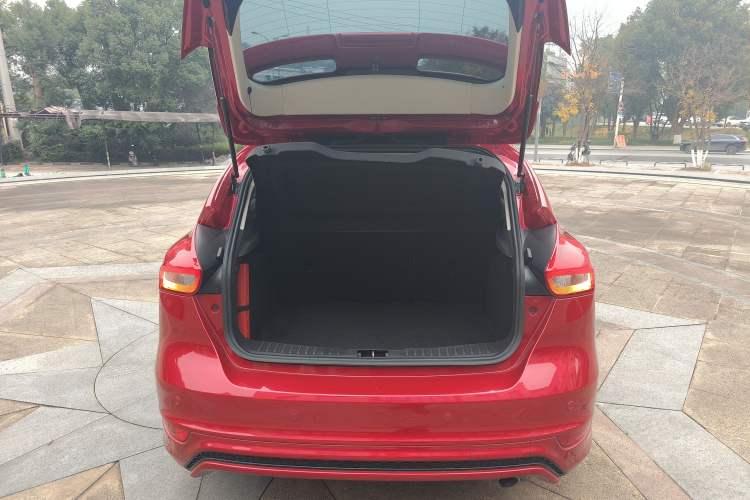 Used Ford Focus 2015 Hatchback EcoBoost 180 Automatic Sport Model