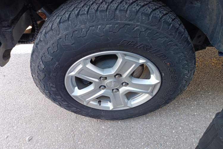 Used  Wrangler 2019 2.0T Sahara Four-Door Version China VI Emission Standard
