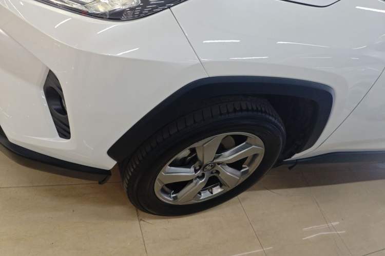 Used Toyota RAV4 2022 2.0L CVT Two-Wheel Drive Fashion Edition