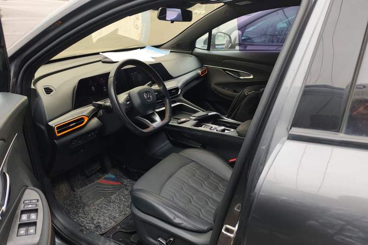 Used Changan UNI-T 2022 1.5T Prestige Version
