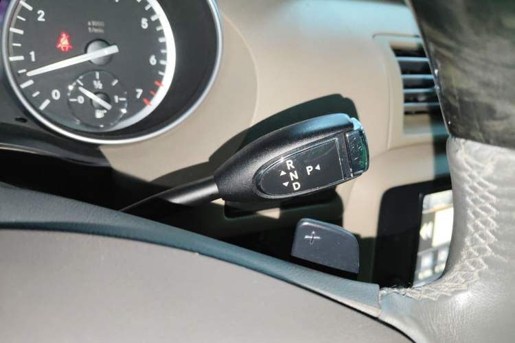 Used Mercedes-Benz R-Class 2017 R 320 4MATIC Business Edition Prestige Model
