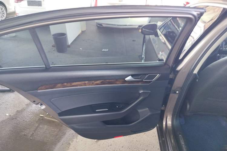 Used Volkswagen Magotan 2017 330TSI DSG Luxury Model
