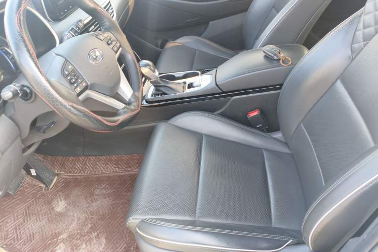 Used Hyundai Tucson 2019 280TGDi Dual-Clutch Two-Wheel Drive Fashion Edition China VI Standard
