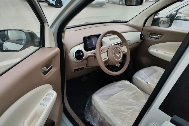 Used Wuling Hongguang MINIEV 2025 Four-Door Version Advanced Edition
